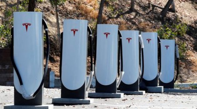 Kentucky mandates Tesla's charging plug for state-backed charging stations