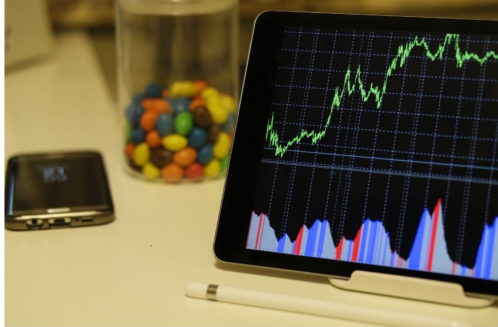 The Role of Competitive Intelligence in Strategic Decision-Making