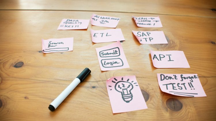 Construindo uma estratégia de dados com recursos limitados: lições do setor sem fins lucrativos Construindo uma estratégia de dados com recursos limitados: lições do setor sem fins lucrativos